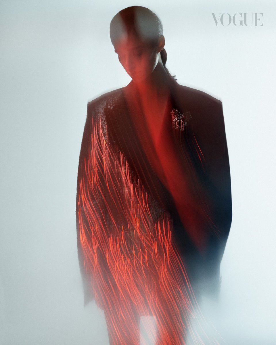 art8amby's tweet photo. #art8ambyexclusive - #editorial with #AnyaChalotra by #PaulScala in #VogueSingapore #December2021, styling by #FabioImmediato. Fashion director @monkiepoo. Hair and makeup by #DanielMartin and #NeilYoung, manicurist #MichelleClass #art8ambyeditorial https://t.co/MzPQkqXOZ6