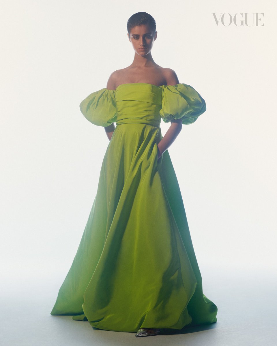 art8amby's tweet photo. #art8ambyexclusive - #editorial with #AnyaChalotra by #PaulScala in #VogueSingapore #December2021, styling by #FabioImmediato. Fashion director @monkiepoo. Hair and makeup by #DanielMartin and #NeilYoung, manicurist #MichelleClass #art8ambyeditorial https://t.co/MzPQkqXOZ6