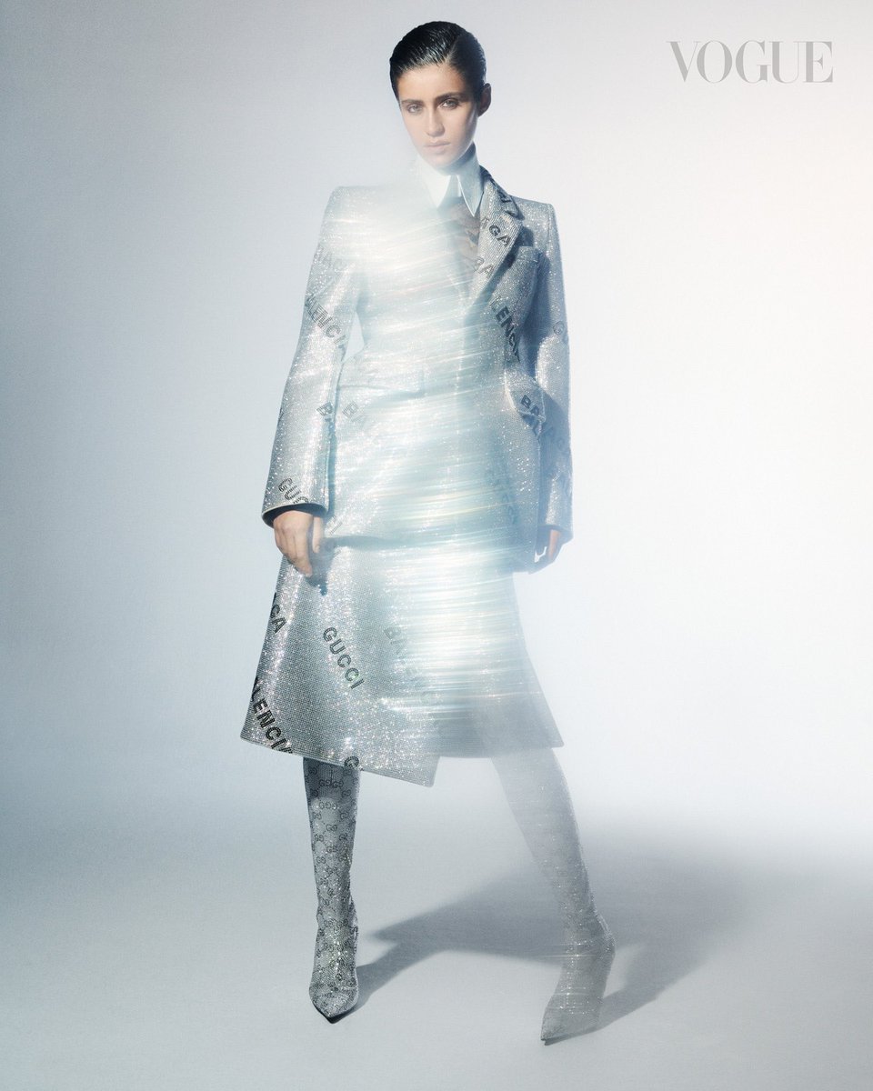 art8amby's tweet photo. #art8ambyexclusive - #editorial with #AnyaChalotra by #PaulScala in #VogueSingapore #December2021, styling by #FabioImmediato. Fashion director @monkiepoo. Hair and makeup by #DanielMartin and #NeilYoung, manicurist #MichelleClass #art8ambyeditorial https://t.co/0UAwsTISlt