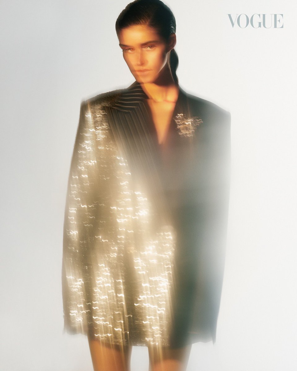 art8amby's tweet photo. #art8ambyexclusive - #editorial with #AnyaChalotra by #PaulScala in #VogueSingapore #December2021, styling by #FabioImmediato. Fashion director @monkiepoo. Hair and makeup by #DanielMartin and #NeilYoung, manicurist #MichelleClass #art8ambyeditorial https://t.co/T0yxVhZZwa