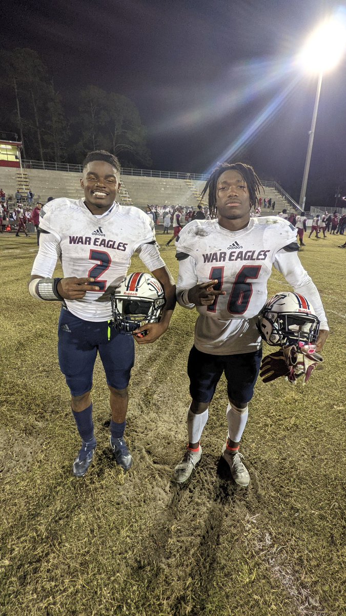 dreamkingfilmz's tweet photo. Wakulla over Raines 32-27 final
#2 Zamarion Smith 26 rush 150yds 2 rush TDs
#16 Denzel Miller 2 INTS (Pick6) 1 rec TD @WakullaFootball
 @rainesfootball https://t.co/AcWy7UEurq