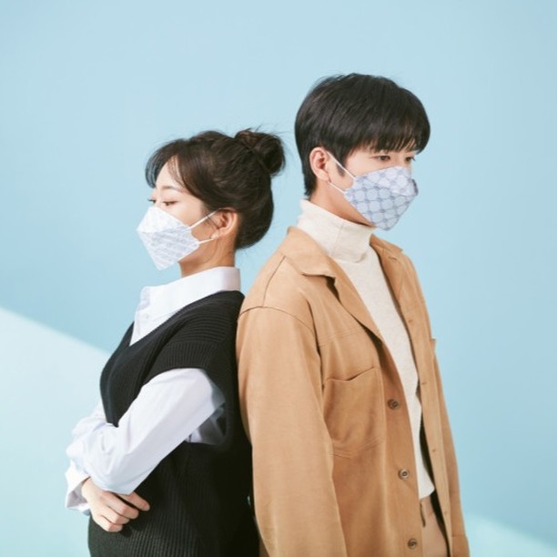 keshagrace501's tweet photo. [actifkr] 

SS501's Kim Kyu-Jong, who started new activities with the signing of an exclusive contract with the new agency FC ENM, came with our VAVANT Fashion Mask.

#KIMKYUJONG #김규종 #VAVANT #Fashion #Mask https://t.co/rHOD2AWi15