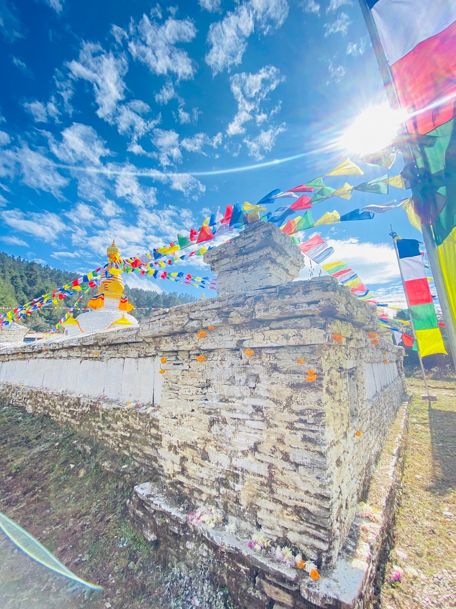 ngimasherpa's tweet photo. Pike Trek is running all seasons, there are an authentic Sherpa culture, much uninfluenced by tourism, beautiful #Numbur Himal, Monasteries and Stupas. #PikeTrekking #PikePeakTrek #WinterTrek #SherpaCultureTrek #AnnapurnaFoothillsTreks #AFTreks https://t.co/Dgpq616hur