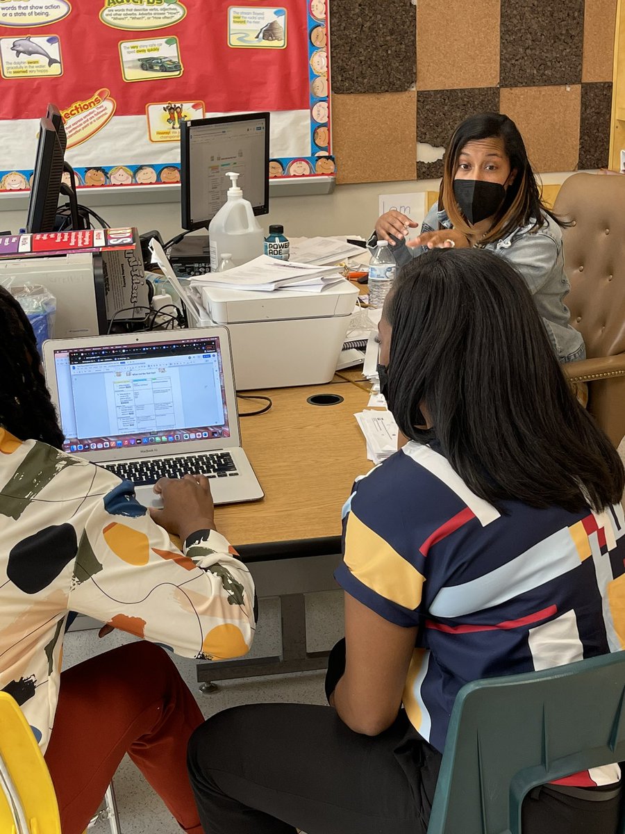 LiteracTcher's tweet photo. Mrs. Pearson(LRS) providing strengths-based feedback w/1st Gr Ts during their Ss Centered Mini CC conversation. #CoachingCyclesMatter #BuildingCapacity #BuildingEfficacy @Alabama_Reading @krutledgeb @SweeneyDiane https://t.co/Ux2qp0Vua5