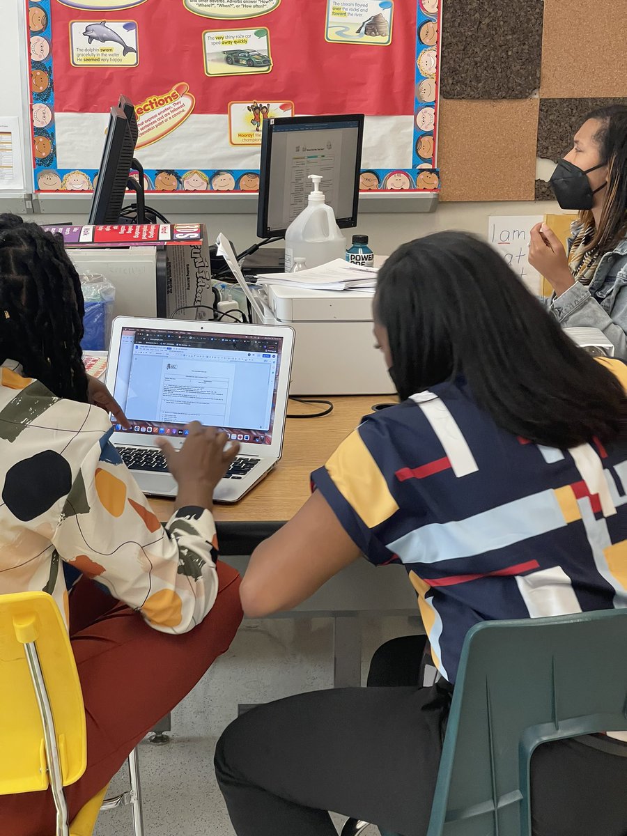 LiteracTcher's tweet photo. Mrs. Pearson(LRS) providing strengths-based feedback w/1st Gr Ts during their Ss Centered Mini CC conversation. #CoachingCyclesMatter #BuildingCapacity #BuildingEfficacy @Alabama_Reading @krutledgeb @SweeneyDiane https://t.co/Ux2qp0Vua5