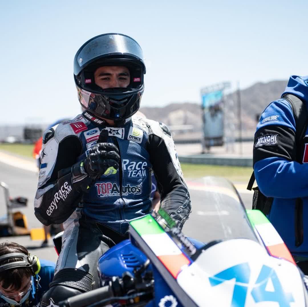 Corazondef1's tweet photo. 🛑 ANDRES GONZALEZ 🇦🇷
"Clasificó P15 en Indonesia" 
#IDNWorldSBK 🇮🇩

Muy buen trabajo de @AndresGon74 que va a largar desde la quinta fila , la primera carrera del fin de semama a partir de las 2.30 de este sábado con la moto Yamaha del #VFTRacing https://t.co/GS9ESYDiLo