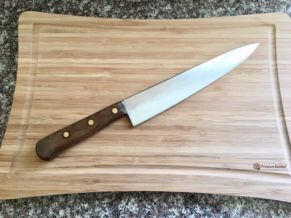 Got SHARP for Thanksgiving? Bring your blades to PETE, THE KNIFE SHARPENER tomorrow! He'll PUT 'EM ON EDGE! (Or, "put an EDGE on 'em"!) 🔪

#BCFM #DTNBUR #BurbankCA #knifesharpener #blades #farmersmarket