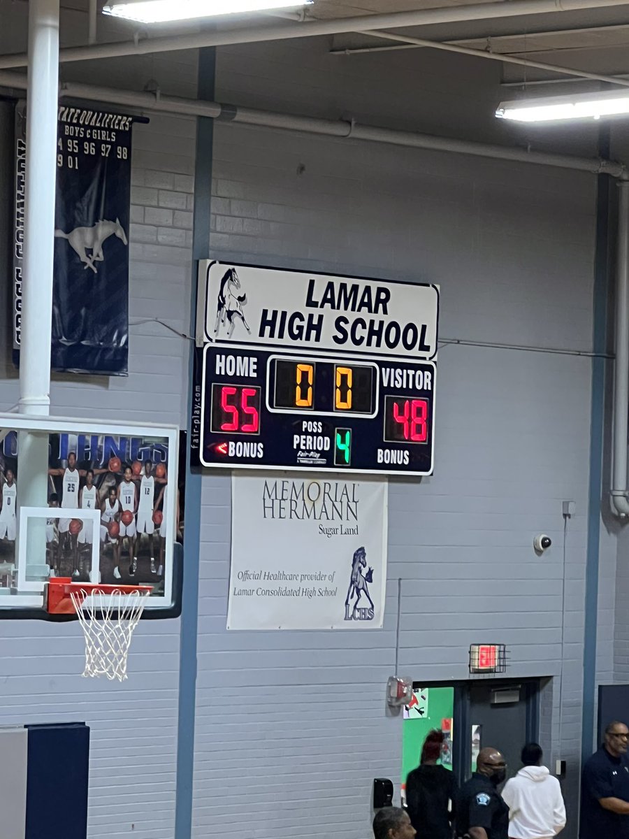 wesleysmmns's tweet photo. Took the family out to watch some Mustang Basketball!! Great win fellas. Way to keep fighting!! @certifieddyll @htgjameil https://t.co/cAyumeC2yo
