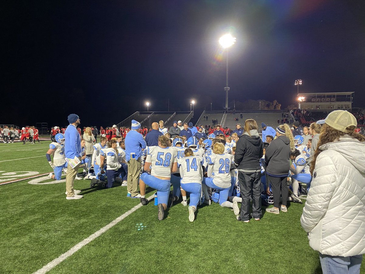 Cambridge_AD's tweet photo. So proud of our players, cheerleaders, trainers and coaches 
Unbelievable game &amp; effort 
👏🏼👏🏼👏🏼🐻 https://t.co/YF37Lv1Aq4
