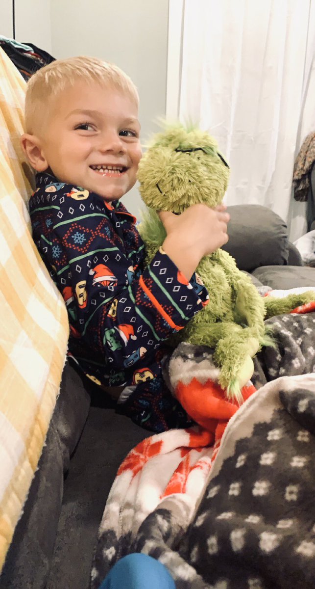 kelsy_modglin's tweet photo. Perfect Friday night with my boys. Pizza, pjs  &amp; movies ❤️ https://t.co/fOIormB180