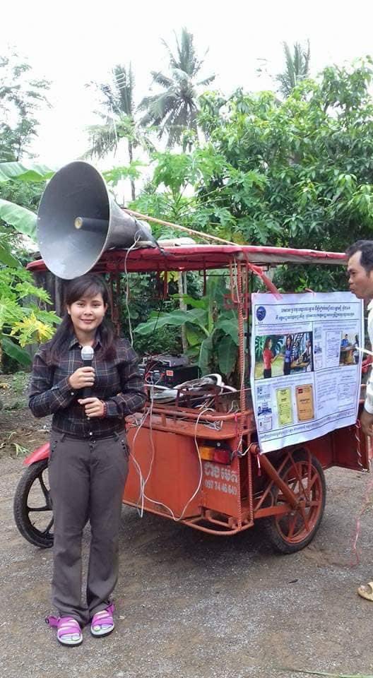 SengMengbunrong's tweet photo. Don't send her back! Lahn Thavry is former chief, Rusey Krok commune in Banteay Meanchey province. Yesterday #Thai police arrested her in #Aranyaprathet &amp; facing deportation, &amp; imprisonment. Thai immigration plans to violate her rights, force her back to #Cambodia. https://t.co/VUmfdF4smW