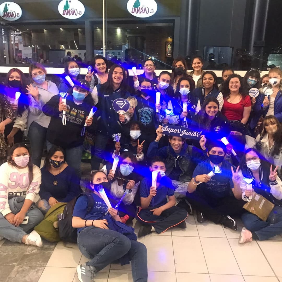 SJFEColColombia's tweet photo. ELF de Bogota dia 2 hoy @CinepolisCO @SJofficial #ELFdecolombia 
#SS8enCinepolis #SS8enLATAM https://t.co/jOPlpBmo80