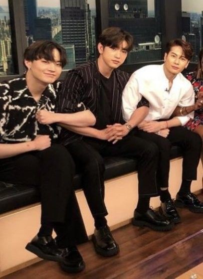 Roobikaa7's tweet photo. I didn't even know that this triple J pic exist 😳🔥

#Jinyoung #JAYB #JacksonWang #GOT7 #갓세븐 @GOT7Official https://t.co/DflyTDzVlc