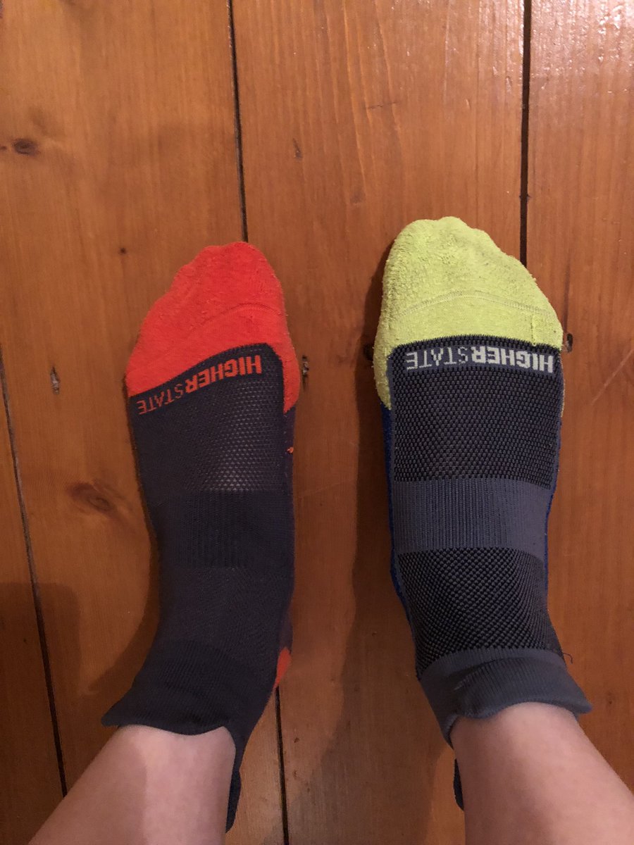 ruthibaby86's tweet photo. Same but different! #oddsocks for Beat the Train for DSI 🚂🏃🏻‍♀️🇮🇪

https://t.co/pzdImtZUHH https://t.co/YhT9PxunmV