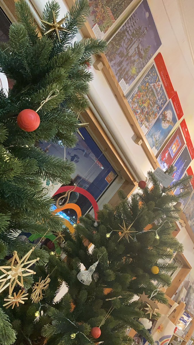 miyoshiya's tweet photo. クリスマス近づいてきてますね。まずはアドベントカレンダーとツリーの準備から https://t.co/KVFqhwRfAp