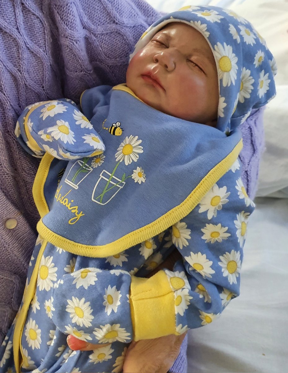 Lifelike dolls or soft toy animals can have great benefits for some people living with dementia. They can promote feelings of relaxation and pleasure.

#dolltherapy #dementiacare #Wellbeing <a href="/KatiePa20160077/">Katie Parker</a>