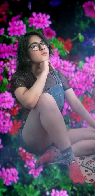 Weno, me bajaron temporalmente el perfil de tiktok. Mientras la recupero, a tomar fotitos #andramilla<a href="/tag/flores"class="tags"><span>#flores</span></a><a href="/tag/andramilla"class="tags"><span>#andramilla</span></a>