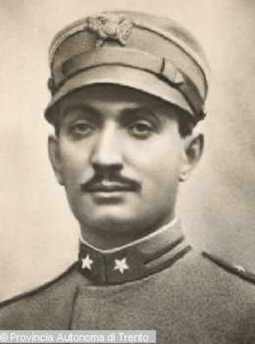 mariobianchi18's tweet photo. Il #20novembre 1884 nasceva #FabioFilzi. Patriota irredentista, soldato semplice nell'esercito austriaco nella 1^ G.M., fuggì in Italia e partecipò all'interventismo. Sottotenente degli Alpini, il 10-7-1916 fu preso dagli Austriaci con Cesare Battisti e con lui venne impiccato. https://t.co/nv4Ay2SaKX