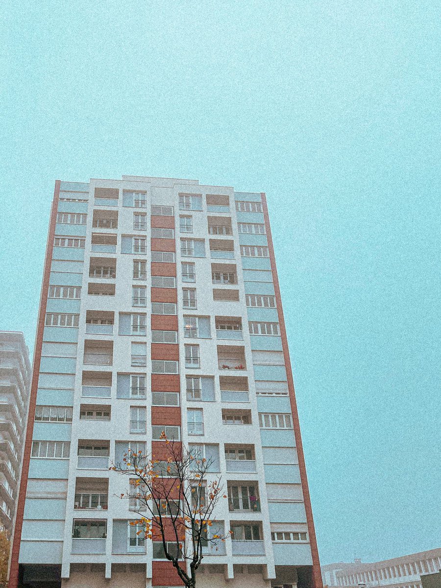 David_isTweetly's tweet photo. #TeamArchi | Kiev, en 1991.
Nan je blague, Clermont en 2021 ☺️
#LogementCollectif #Salins https://t.co/Dva60wV8h1