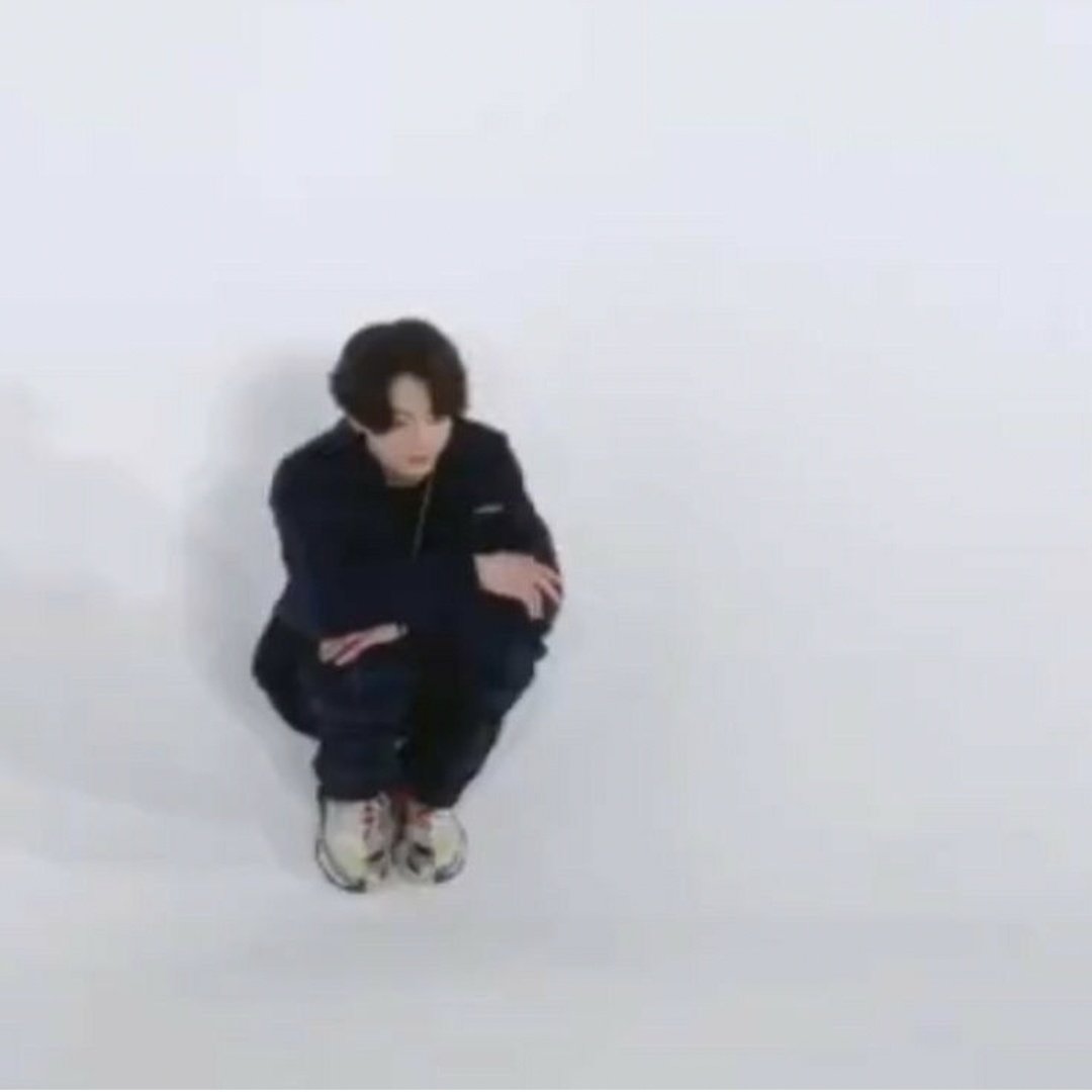 kthxarchive's tweet photo. Harry's fans seeing bts first than me  💔 https://t.co/HQmDHLB4ww