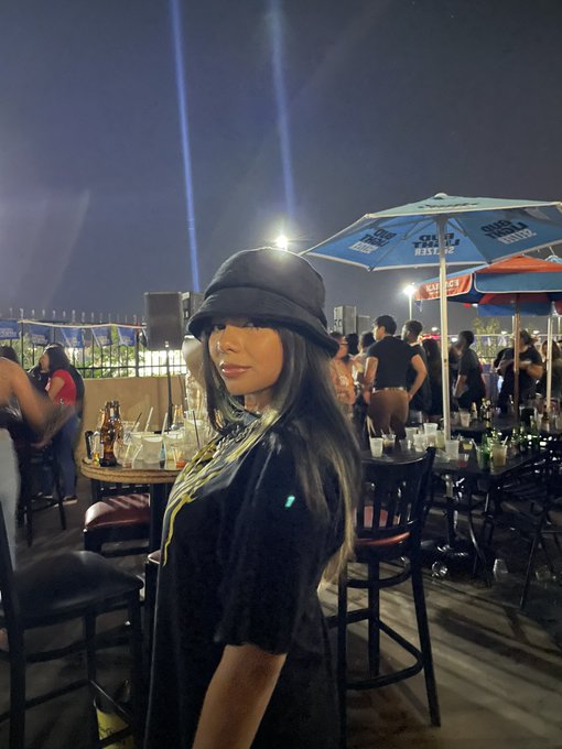 pt. 2 of ✨unbothered✨ https://t.co/7xo9Iyb6Xz<a href="/tag/happyvalentinesday"class="tags"><span>#happyvalentinesday</span></a>