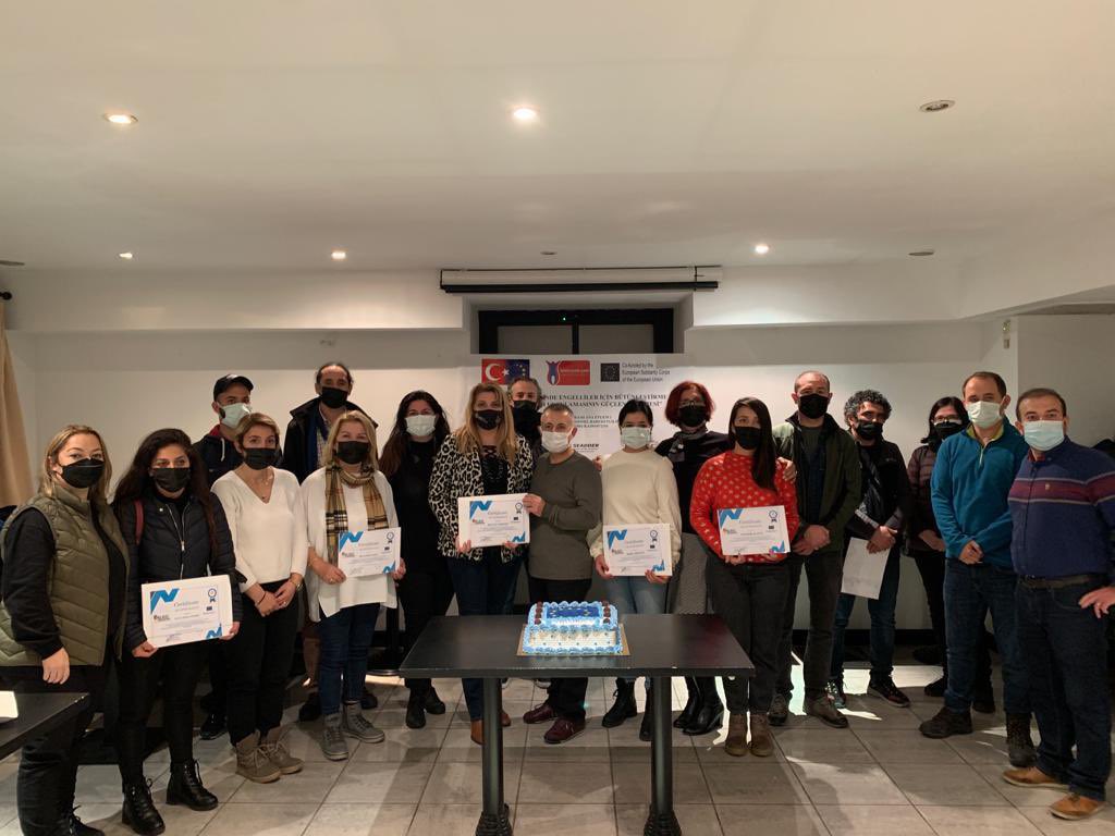 EskisehirHalk's tweet photo. Odunpazarı Halk Eğitimi Merkezi, Kadıköy Halk Eğitimi Merkezi ve Seadder’in yer aldığı Erasmus+ Yetişkin Eğitimi projesi “Yetişkin Eğitiminde Engelliler İçin Bütünleştirme Yoluyla Eğitim Uygulamasının Güçlendirilmesi” projesi de başarılı bir şekilde tamamlandı. 
#erasmus
#ohem https://t.co/KwkHAICxJf