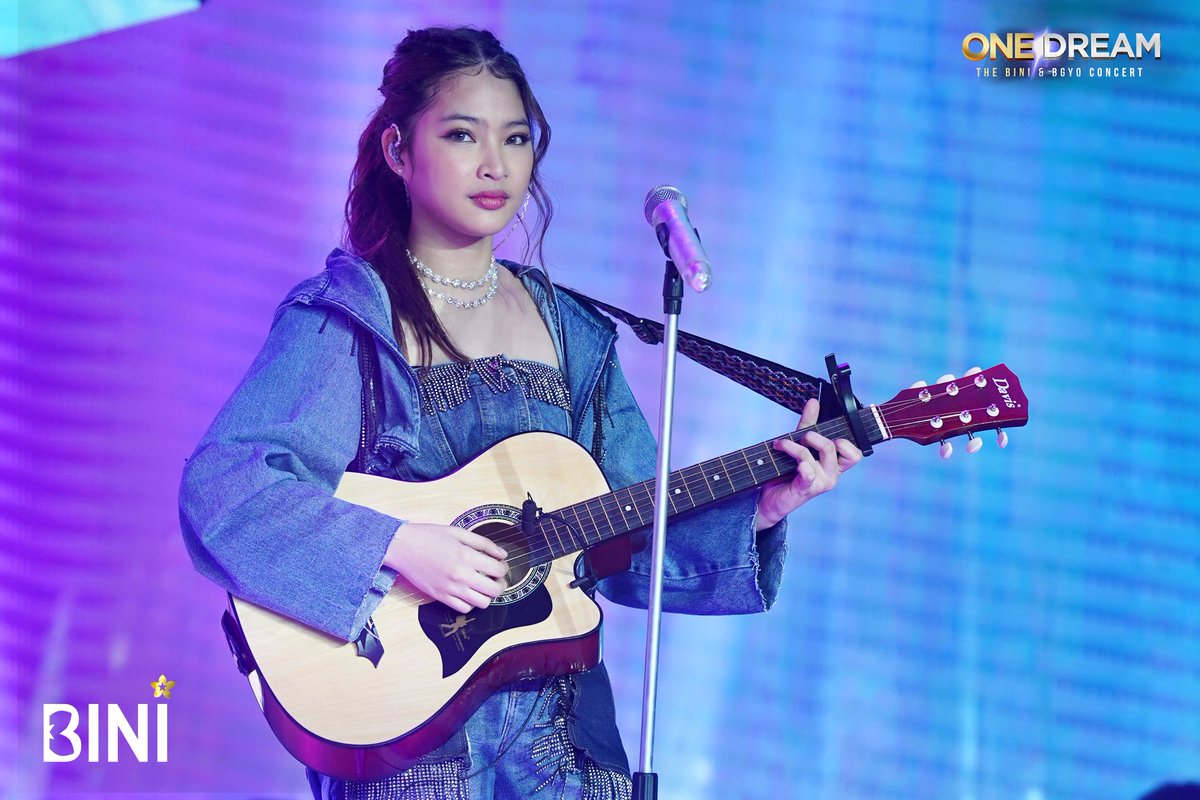 BINI_ph's tweet photo. #BINI | #OneDreamConcert Performance Photos [Colet] 

“Since then, I've admired and hoped to see Ms.@KZofficial perform live. Imagine my surprise when I learned that not only would she be..."

Read full message on IG! 

Watch BINI’s “Golden Arrow“ MV: 🔗  https://t.co/Ig4zEpdEvN https://t.co/omU2ikXLpn