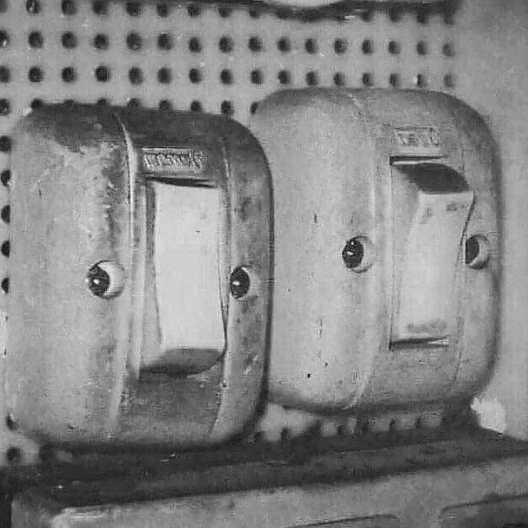 Neighbourhood aunties when they see you talking to a new guy/girl