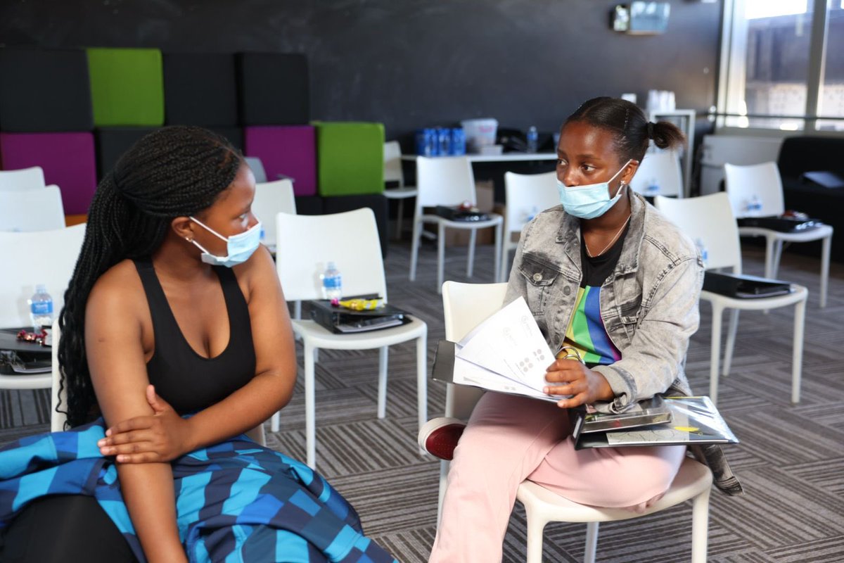 BerthaCentre's tweet photo. Our #PathwaysToInformation participants getting to know one another. When it comes to #Entrepreneurship, networking can be a helpful tool for success. #youth #networking https://t.co/UoHZdJpijS