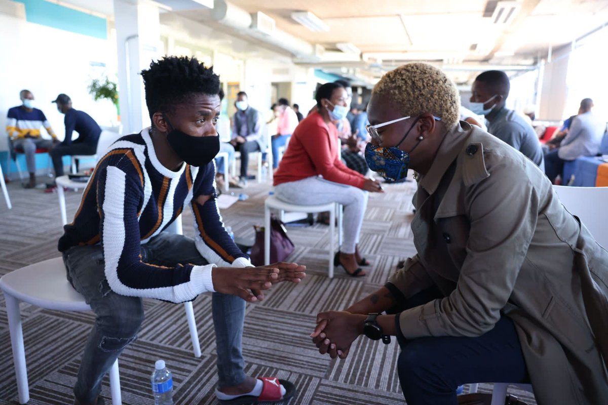 BerthaCentre's tweet photo. Our #PathwaysToInformation participants getting to know one another. When it comes to #Entrepreneurship, networking can be a helpful tool for success. #youth #networking https://t.co/UoHZdJpijS