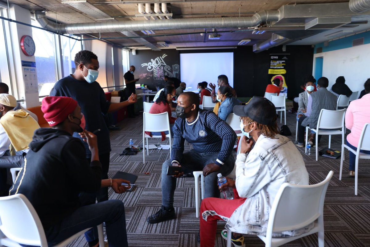 BerthaCentre's tweet photo. Our #PathwaysToInformation participants getting to know one another. When it comes to #Entrepreneurship, networking can be a helpful tool for success. #youth #networking https://t.co/UoHZdJpijS
