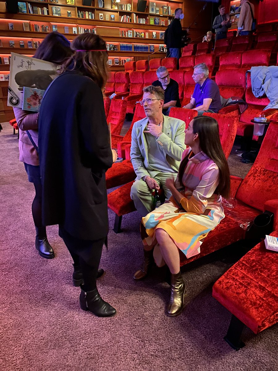 tbone_schroeder's tweet photo. Moin! ⚓️ 
Das war ein toller Abend in der #Hafencity in der #AstorFilmLounge gestern.
#Hörspielpremiere von #DieOptimistin ✅
Später mehr. Habt ein tolles Wochenende! 🎉
/rmm https://t.co/zDsmmpkqUH