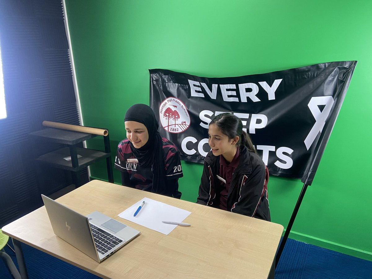 HoxtonParkPS's tweet photo. Our student leaders participating in the White ribbon forum https://t.co/bajVEhaLUi