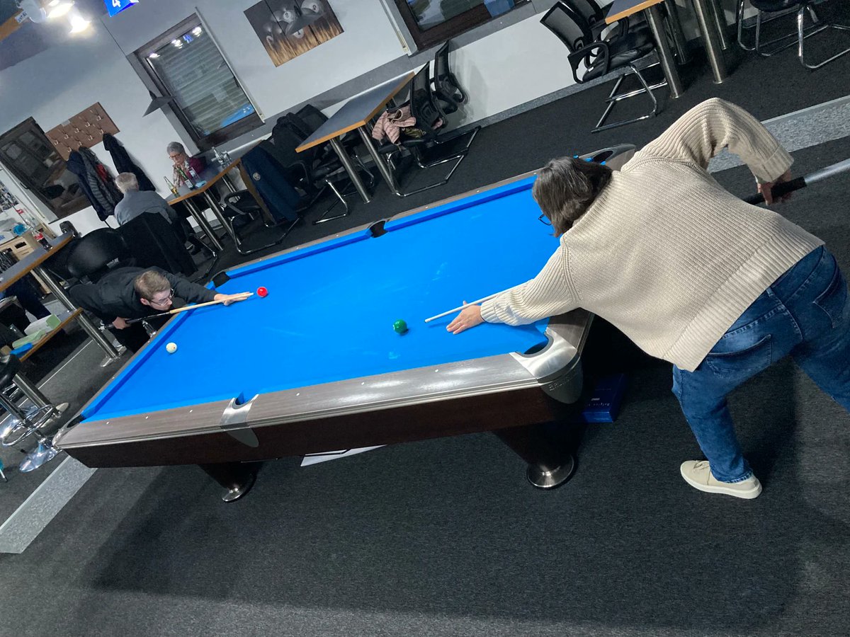 AProthesen's tweet photo. Billard mit Handicap- Zusammenkommen am Billardtisch, seine Grenzen austesten und den Sport als solchen kennenlernen. 

#gemeinsamweitergehen #prothesenhandwerk #beinprothese #armprothese # https://t.co/TJrPBiuPFG