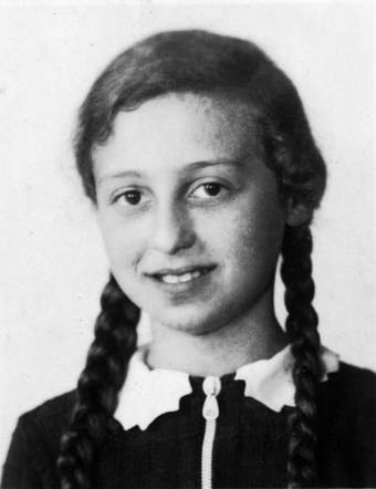AuschwitzMuseum's tweet photo. 21 November 1926 | A German Jewish girl, Margot Brückheimer, was born in Heidelberg. She emigrated to The Netherlands.

In January 1944 she was deported to #Auschwitz. She did not survive. https://t.co/I4vToHwtxA