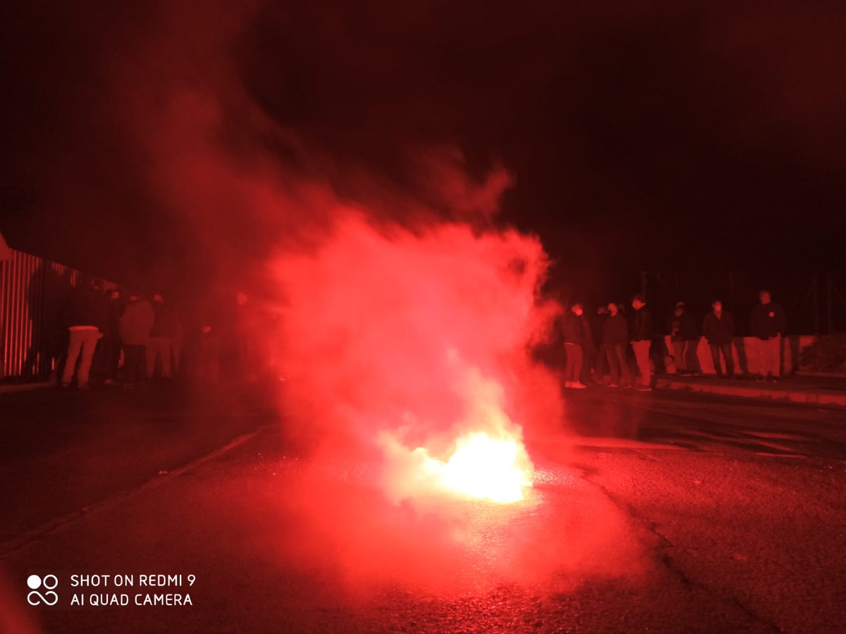 Bazán San Fernando.
Empezamos el quinto día de huelga indefinida en el metal de Cádiz más fuertes que nunca porque tenemos toda la razón.
POR UN CONVENIO JUSTO Y VUELTA A LOS DERECHOS QUE NOS HAN IDO QUITANDO DURANTE AÑOS.
Viva la lucha de la clase obrera. 💪💪💪✊✊✊