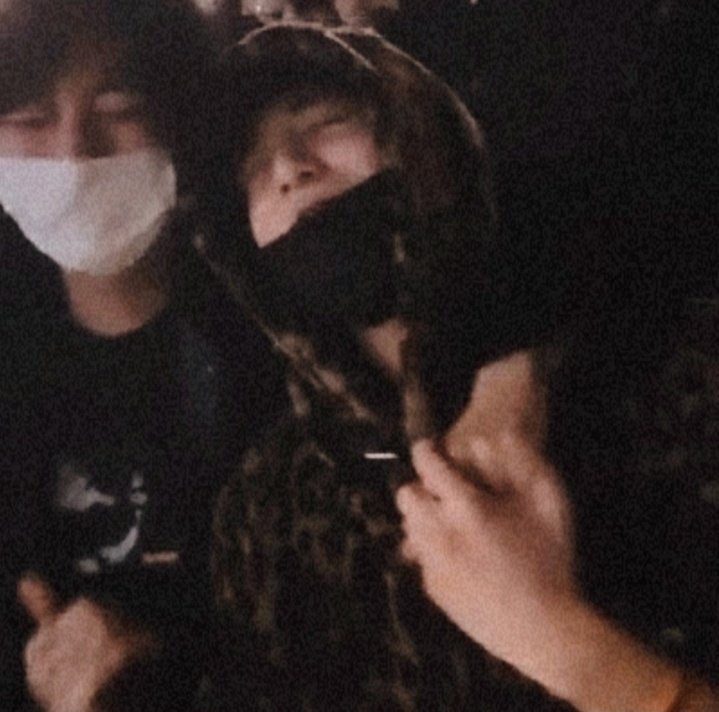 ARMYY_130613's tweet photo. 211119 🥂📸 https://t.co/WzVPYLaorw