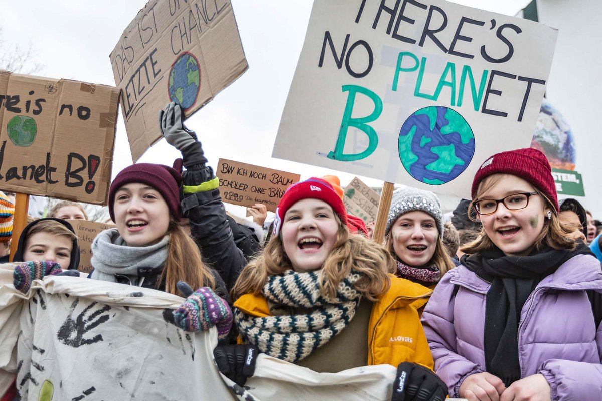 Саморазвитие фото. Картинки на рабочий стол рука лицо. Fridays for future россия. Глобальные экологические дети. Help for future.