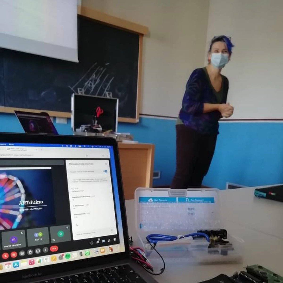 GabiPaolini's tweet photo. Con la mia valigia di metallo, le mie schede, i miei led, i miei sensori, di nuovo on the road per portare #Arduino nelle #performigarts con il mio workshop #artduino #sapienza #sapienzauniversitàdiroma ❤️ insieme a tante studentesse #steam #improvestemeducation #arts and #ict https://t.co/0BGoRWSTh3