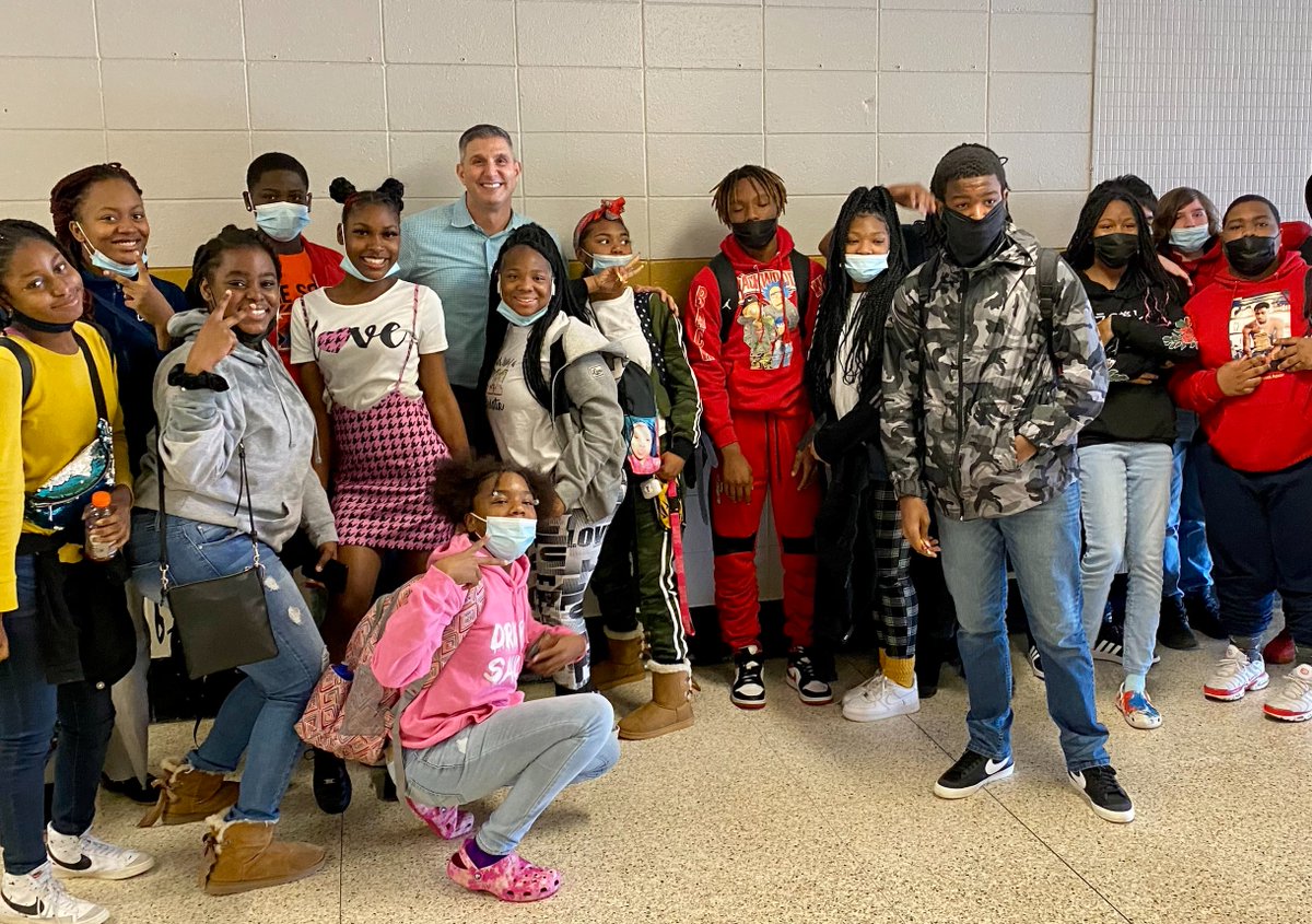 PVitaleSpeaks's tweet photo. Today’s #PeakPerformanceU assembly at Lee Senior High School was spot on! It was obvious that the message offered resonated with the students in attendance. Thanks to the administration and students for your participation and for embracing the PPU curriculum. #MakeTodayCount https://t.co/gdKiUCf9U0