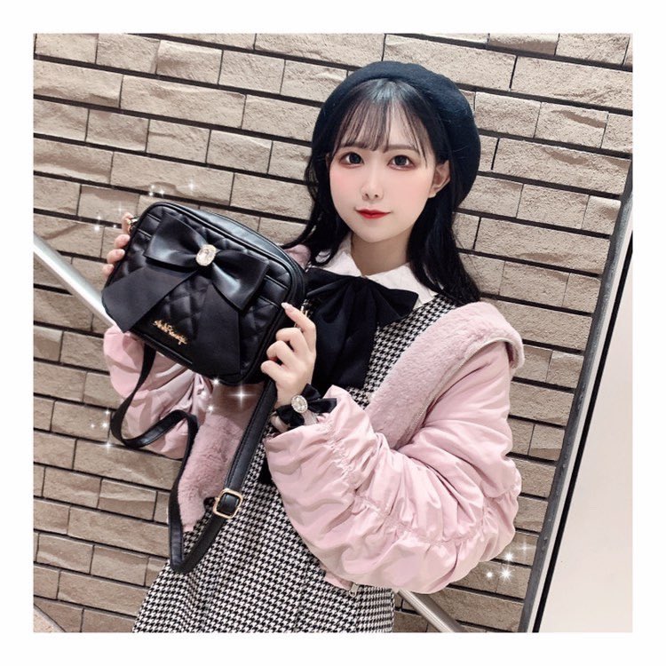 Ank Rouge Shop News 札幌パセオ店 ノベルティフェア開催中 税込 以上お買い上げで ベレー帽 Amp ブレスレットset 税込 以上お買い上げで ショルダーbag 数量限定で 税込 以上お買い上げで と 両方プレゼント