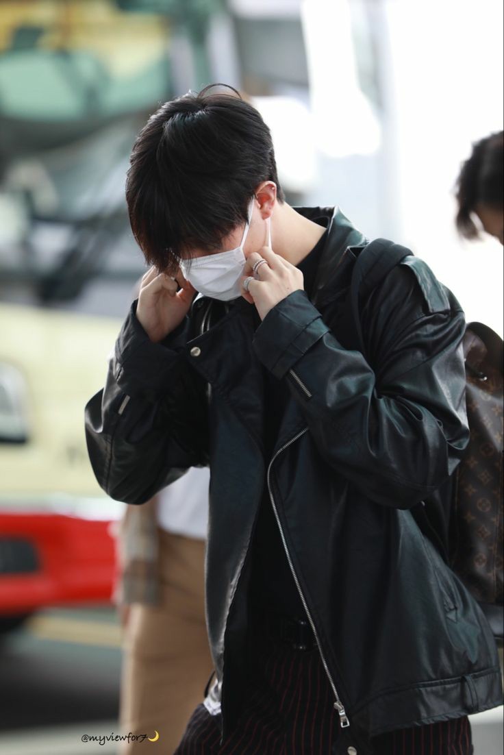 ㅤ

                   #MeviusSiblings1stmotmot
ㅤ ㅤ          #MeviusOfftoLondon

ㅤ