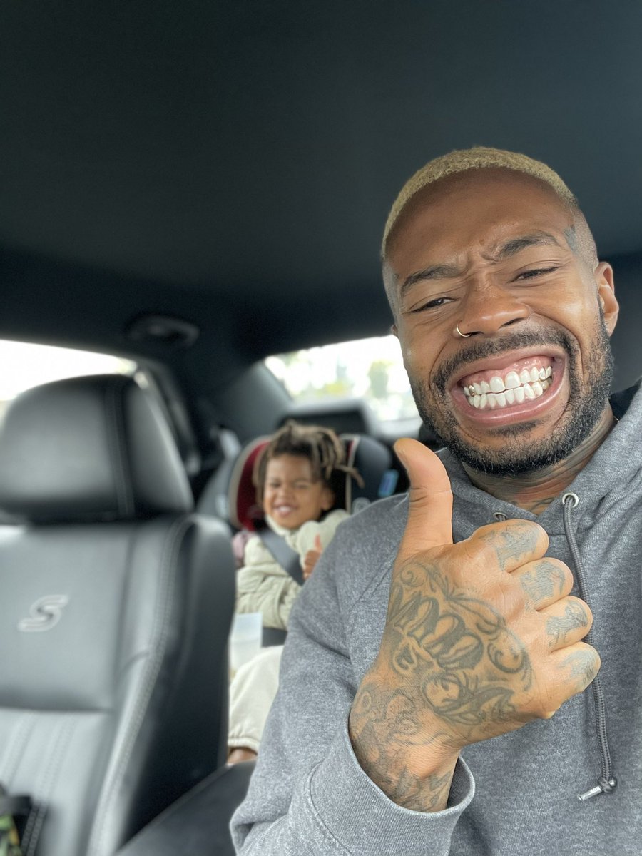 My three yr old painted this. I’ve seen art like this sell for millions. The bidding for this masterpiece will start at 1.5 billion 🤝