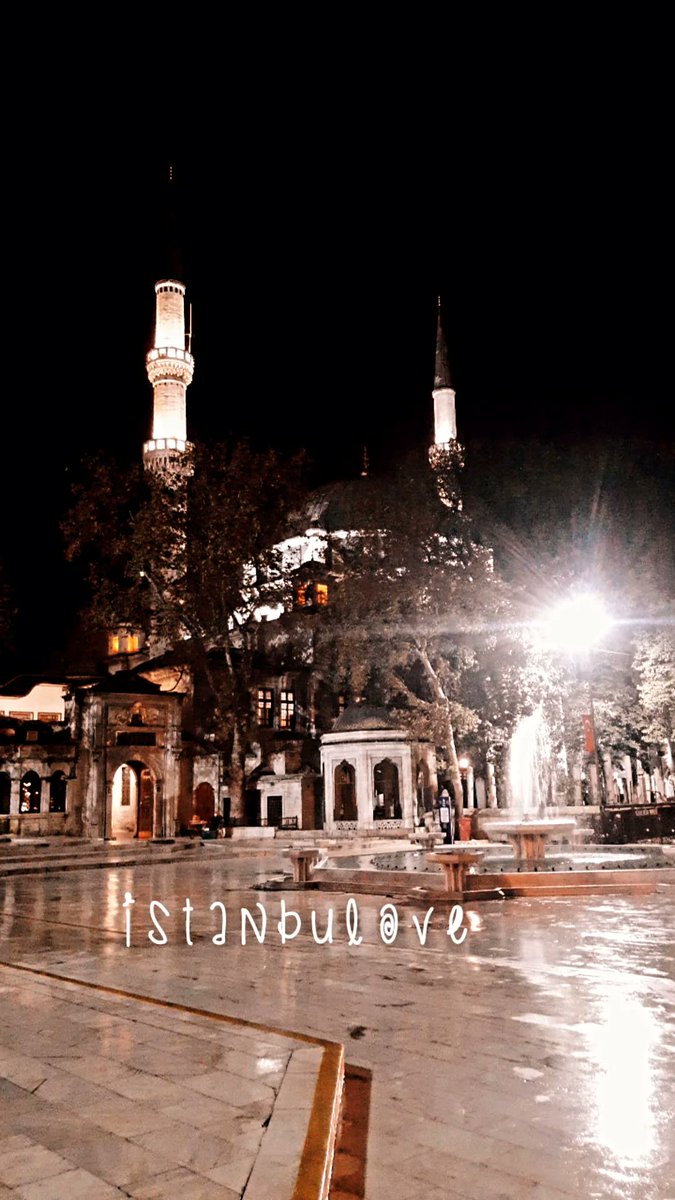 Eyüp Sultan Camii 
#EyüpCamii #Eyüp 
 #LiveForTheStory #sonbahar #seyahat 
#anadolugram #turkey_home #comeseeturkey #ig_anatolia #manzara #ig_turkey #turklikeben #cityphotography #İstanbul  #thebestdestinations #cami