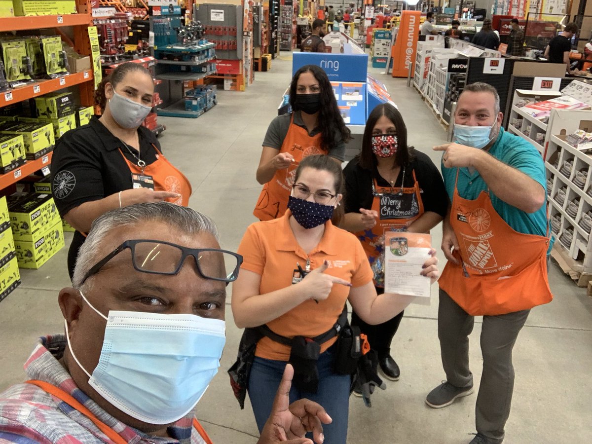 anandsingh1210's tweet photo. Recognizing #205 MET associate Maria for driving On shelf availability, GET and her partnership with the store !! @XiomaraAponte15 @jasdyer2503 https://t.co/H4w0YQF3Rs