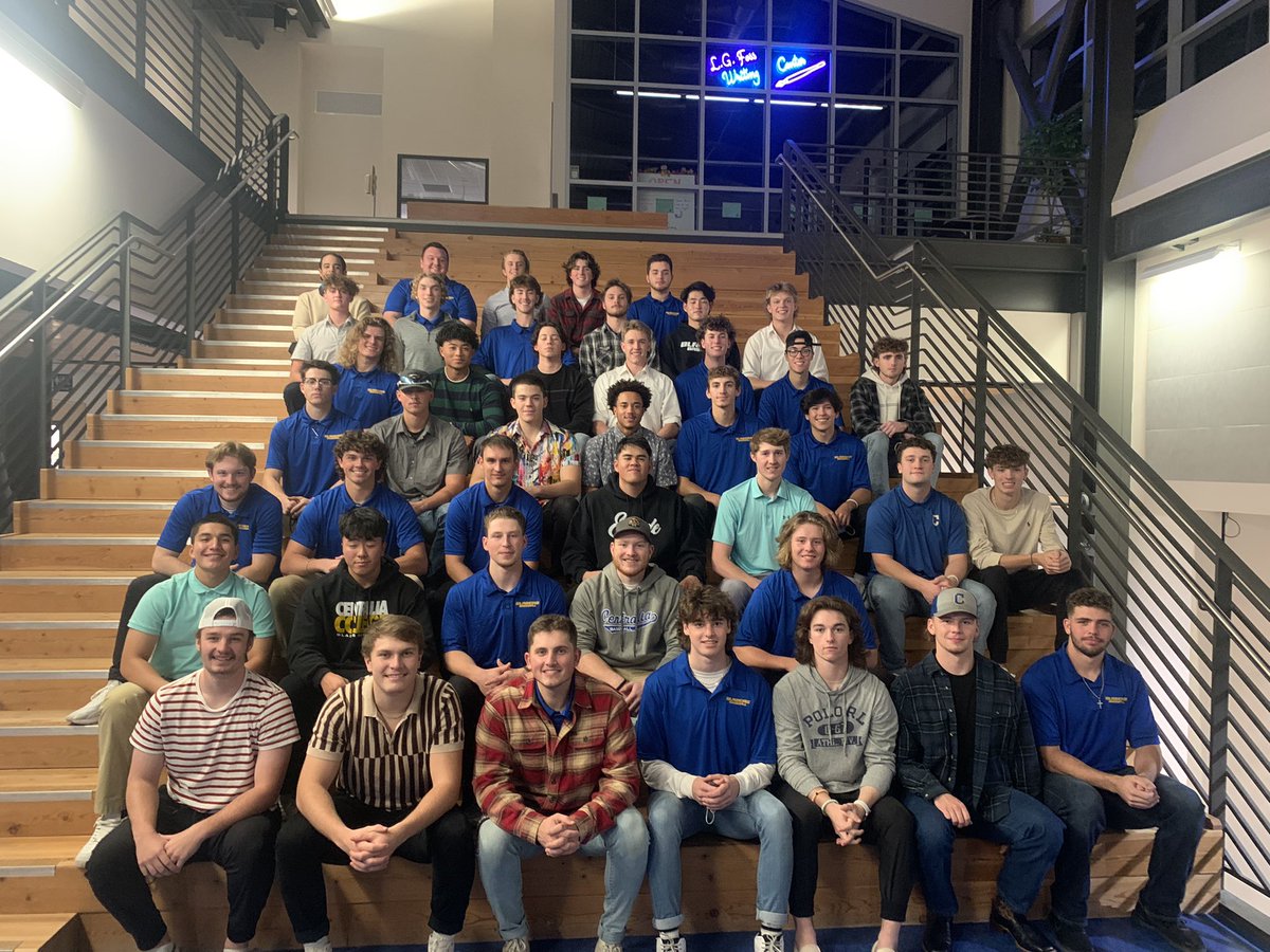 End of the fall team Thanksgiving dinner tonight! #BlazersOnTheRise⬆️