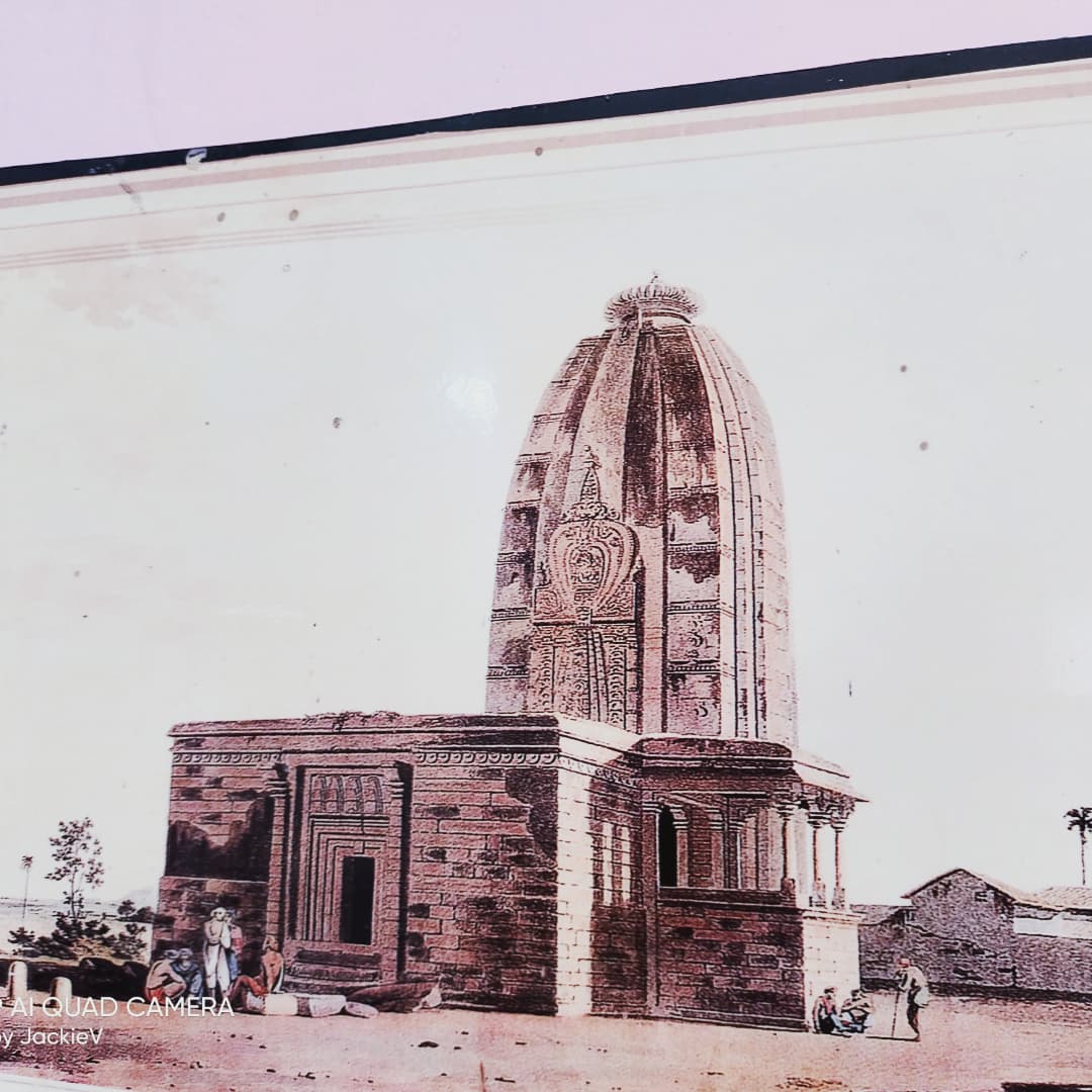 jackievishwa's tweet photo. On the auspicious day of full #moon day, (Kartik Purnima) we visited age-old Sun temple, built during the 8th century by Chandravanshi King, Bhairavendra Singh of #umga. This temple lies at #Deo village, #Aurangabad district of #Bihar State.
#templesofindia #touristfacilitator https://t.co/Apm06DEDAs