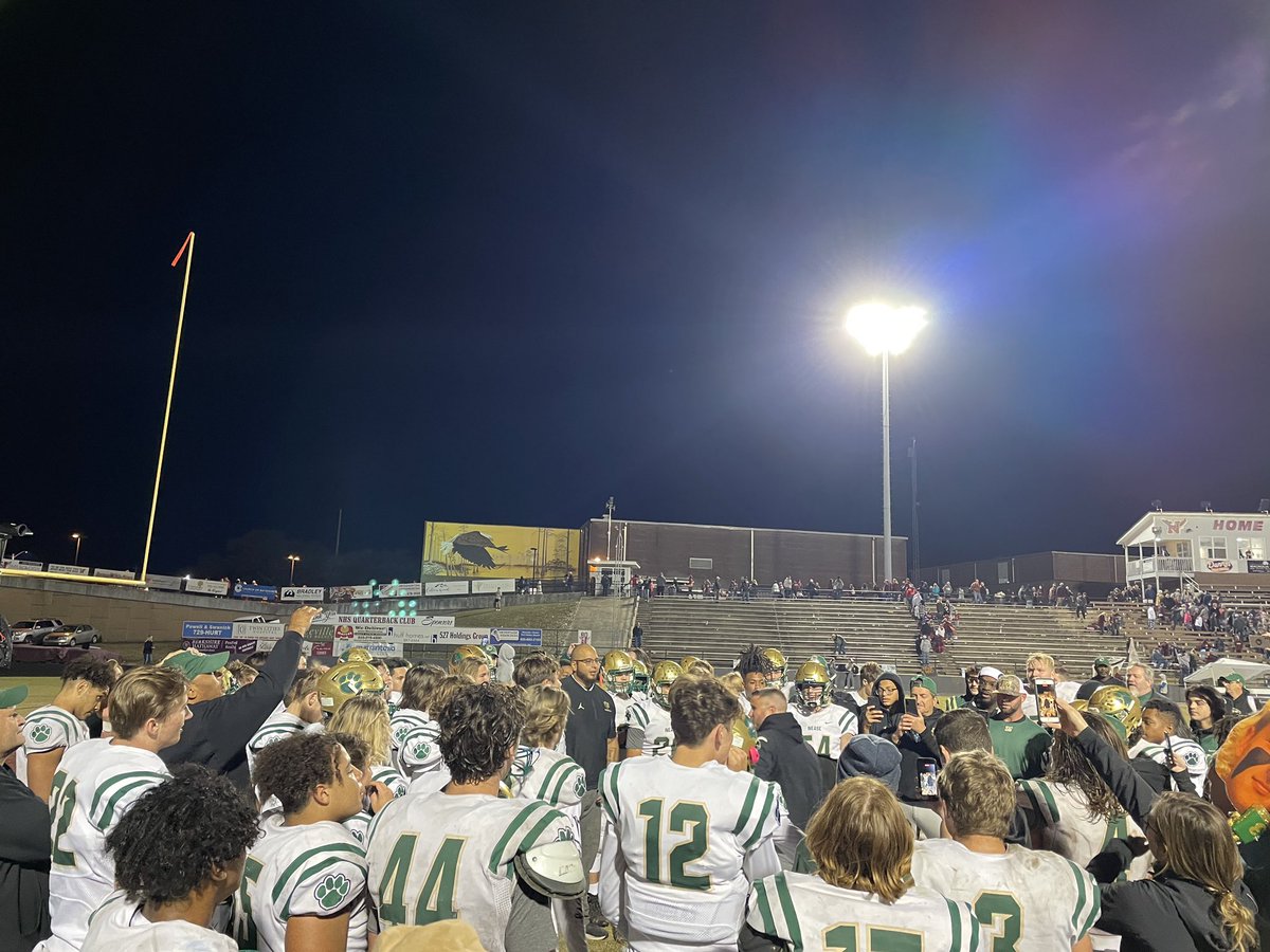 MiaOBrienTV's tweet photo. Dude. 

Can we just take a second and talk about the NEASE FREAKIN’ PANTHERS?!? 

From 8 losses last year. To the ELITE 8. 

Somewhere, @TimTebow is smiling 

(📸: @MatthewOhlson1) https://t.co/U0zWIX2pgx