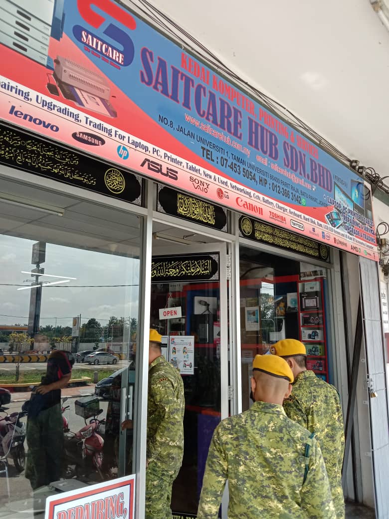 RELAbatupahat's tweet photo. 19 NOVEMBER 2021 | JUMAAT,  RONDAAN PKP DAN PEMBUDAYAAN NORMA BAHARU AGEN BASMI COVID 19 

#StayAtHome
#NormalBaharu
#MalaysiaBebasCovid19
#SetiaBerbakti

@yahyakgc @SazaliZin @msrz81 @normanosak @relamalaysia @RELA_Johor @Hasni_Johor https://t.co/4IGG4uurEm