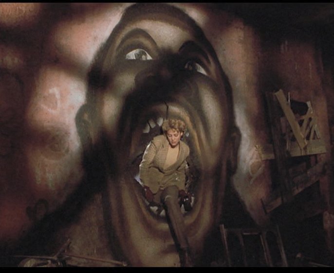 FreddyInSpace's tweet photo. Of all the movies to pay homage to Candyman, you'd truly never expect The Santa Clause 3: The Escape Clause. https://t.co/MBiDgVmTQt